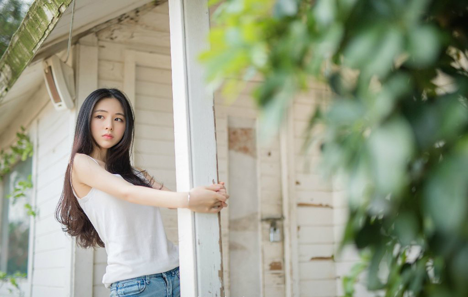 我以前可笨了，遇到女生都会脸红的，不过见到你之后，我竟然去学了满满的情话套路。